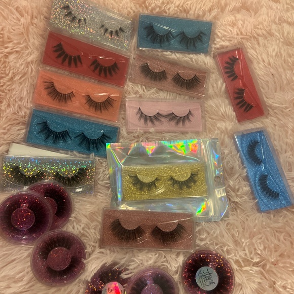 Lashes - Picture 1 of 16